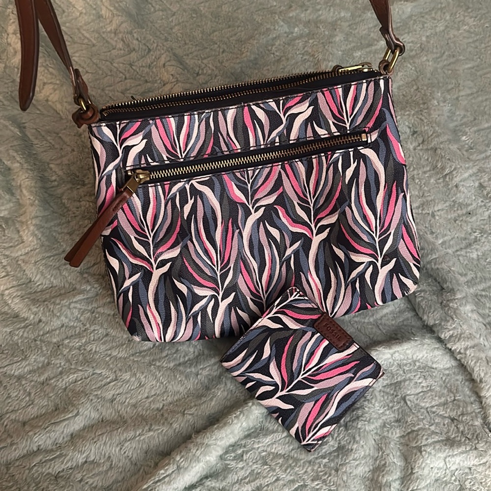 Multicolor fossil crossbody bag &matching bifold wallet